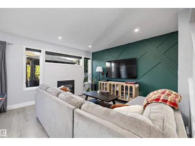 13984 137 ST NW photo 13