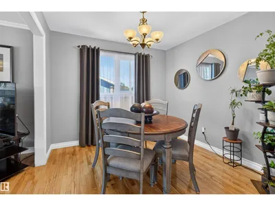 1127 68 St NW photo 9