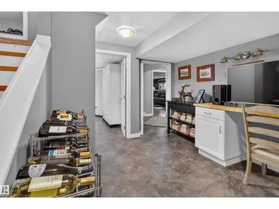 1127 68 St NW photo 36