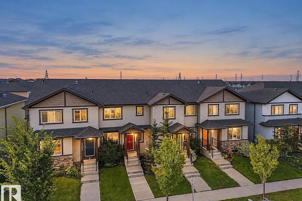 2211 16 AV NW exterior