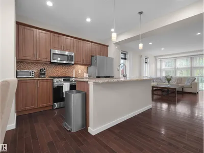 9764 221 ST NW photo 12