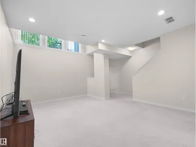 9764 221 ST NW photo 34