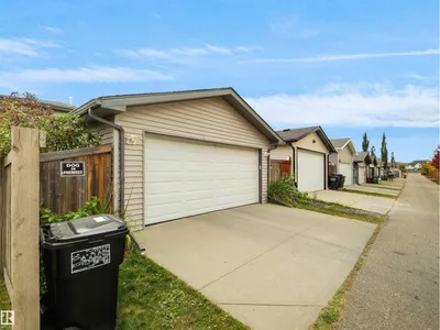 9764 221 ST NW photo 38