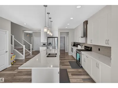 435 41 AV NW photo 12