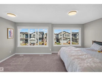 435 41 AV NW photo 22
