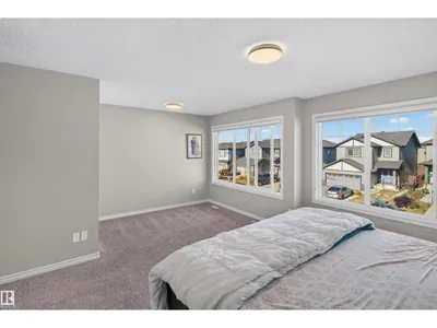 435 41 AV NW photo 23