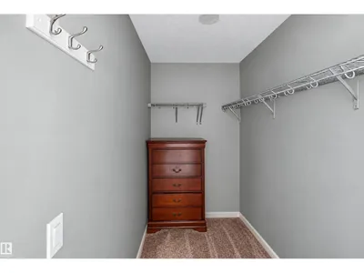 435 41 AV NW photo 25