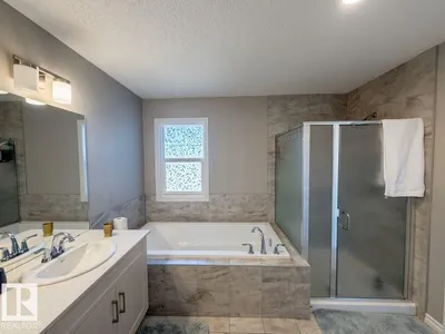 435 41 AV NW photo 27