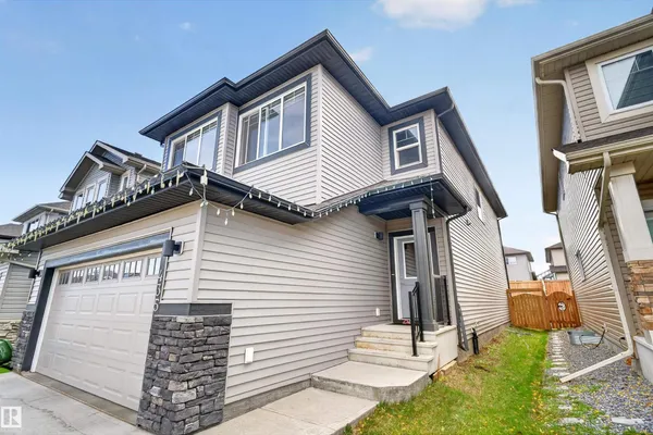 435 41 AV NW photo 3